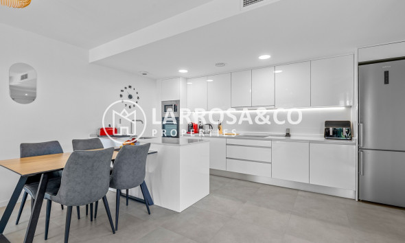 Resale - Apartment - Dehesa de Campoamor - Costa Blanca