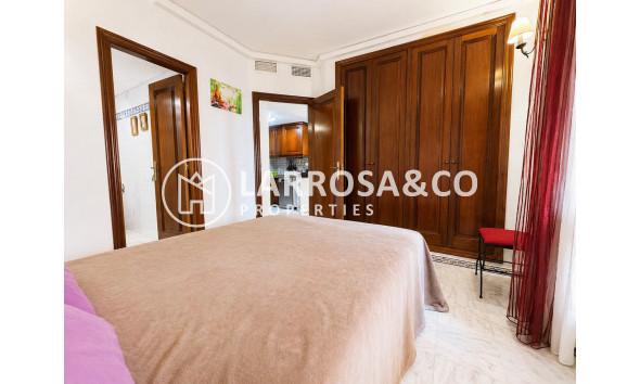 Resale - Apartment - Torrevieja - Playa de los locos