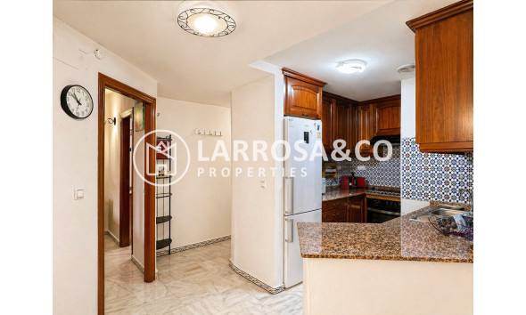 Resale - Apartment - Torrevieja - Playa de los locos