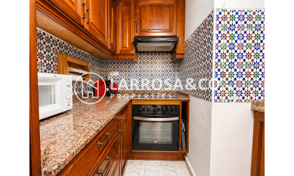 Resale - Apartment - Torrevieja - Playa de los locos