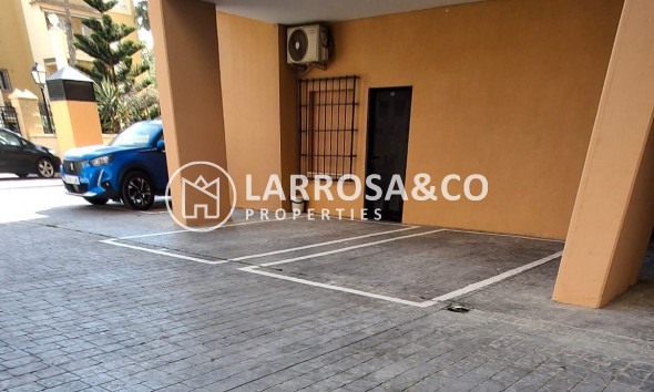Resale - Apartment - Torrevieja - Playa de los locos