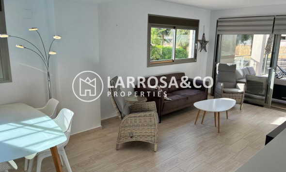 Resale - Apartment - Villamartin