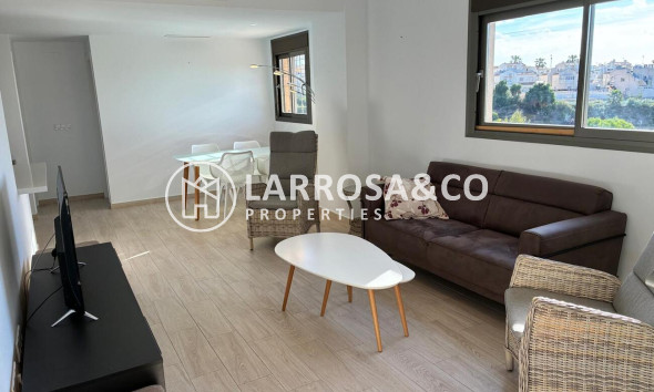 Resale - Apartment - Villamartin
