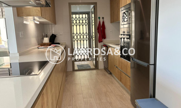 Resale - Apartment - Villamartin