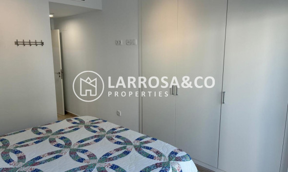 Resale - Apartment - Villamartin