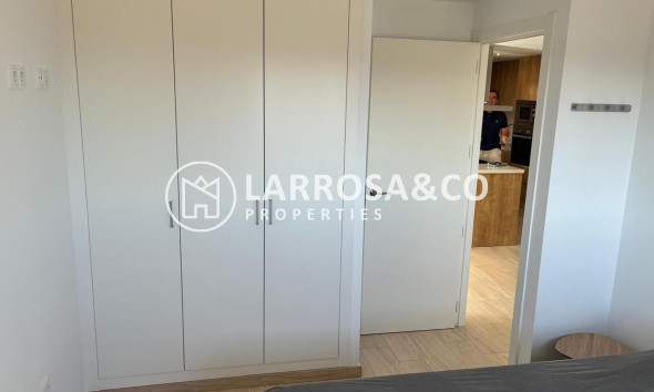 Resale - Apartment - Villamartin