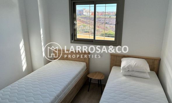 Resale - Apartment - Villamartin