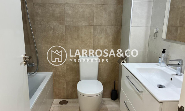 Resale - Apartment - Villamartin