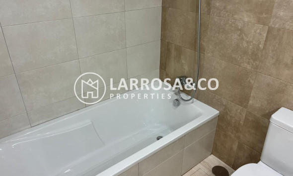 Resale - Apartment - Villamartin