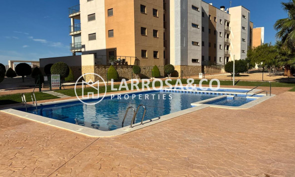 Resale - Apartment - Villamartin