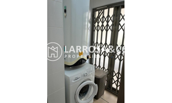 Resale - Apartment - Villamartin