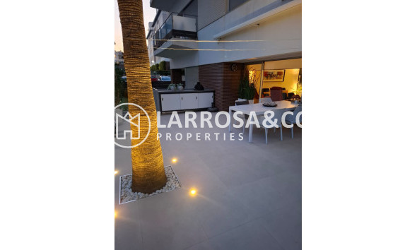 Resale - Apartment - Villamartin - Costa Blanca