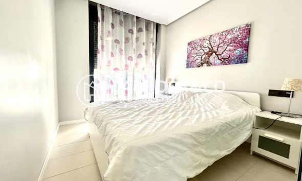 Resale - Apartment - Villamartin - Costa Blanca