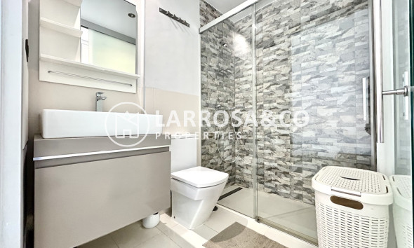 Resale - Apartment - Villamartin - Costa Blanca