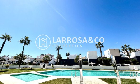 Resale - Apartment - Villamartin - Costa Blanca