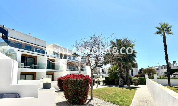 Resale - Apartment - Villamartin - Costa Blanca