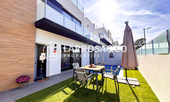 Resale - Detached House/Villa - Villamartin - Costa Blanca
