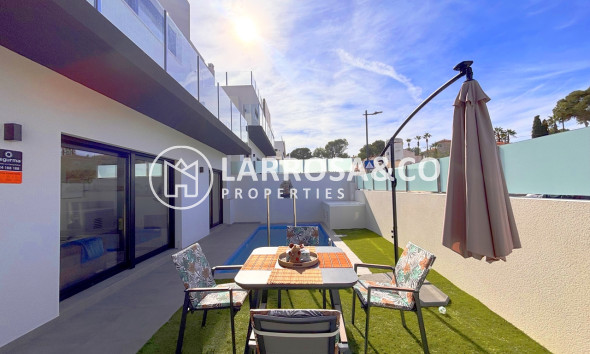 Resale - Detached House/Villa - Villamartin - Costa Blanca