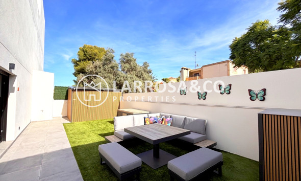Resale - Detached House/Villa - Villamartin - Costa Blanca