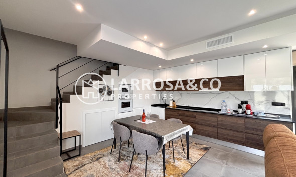 Resale - Detached House/Villa - Villamartin - Costa Blanca