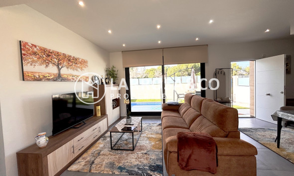 Resale - Detached House/Villa - Villamartin - Costa Blanca
