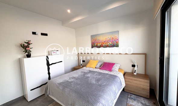 Resale - Detached House/Villa - Villamartin - Costa Blanca