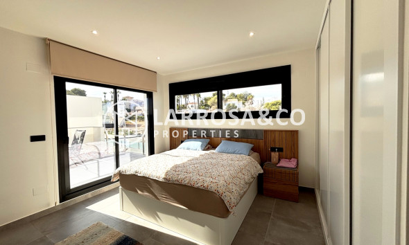 Resale - Detached House/Villa - Villamartin - Costa Blanca