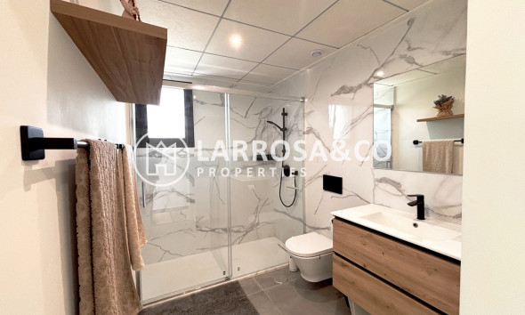 Resale - Detached House/Villa - Villamartin - Costa Blanca