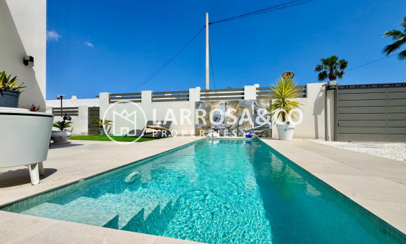Resale - Detached House/Villa - San Miguel de Salinas - Blue Lagoon - Galán