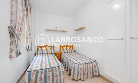 Resale - Bungalow - Torrevieja - Playa de los Naufragos