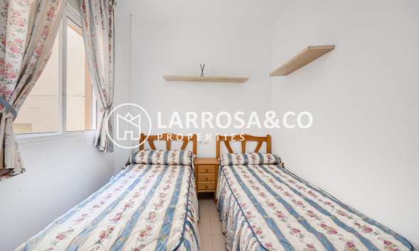 Resale - Bungalow - Torrevieja - Playa de los Naufragos