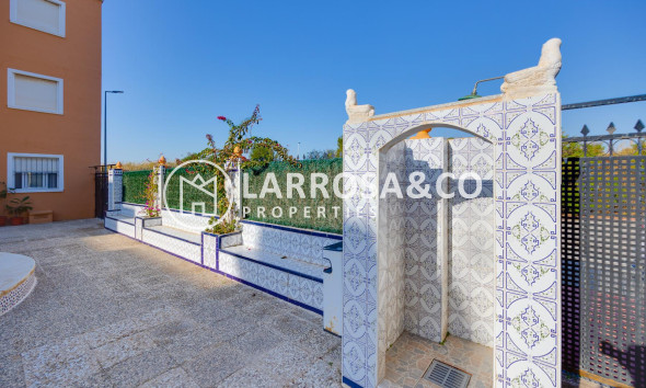 Resale - Bungalow - Torrevieja - Playa de los Naufragos