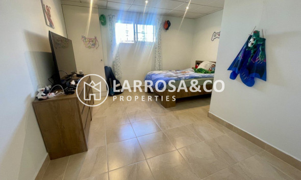 Resale - Detached House/Villa - Urb. La Marina - Inland