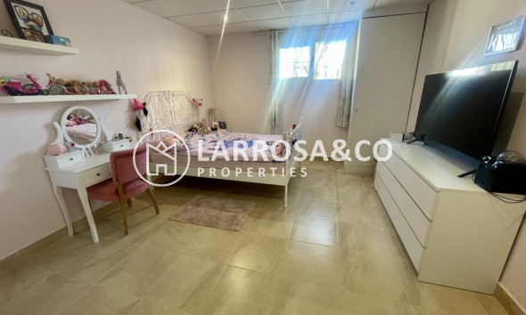 Resale - Detached House/Villa - Urb. La Marina - Inland