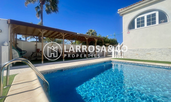 Resale - Detached House/Villa - Urb. La Marina - Inland