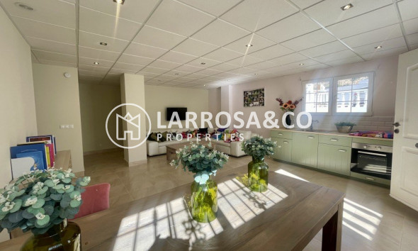 Resale - Detached House/Villa - Urb. La Marina - Inland