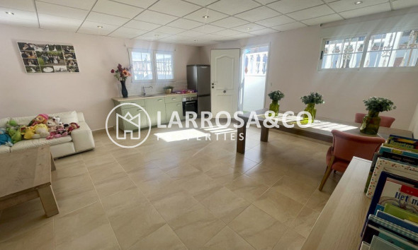 Resale - Detached House/Villa - Urb. La Marina - Inland