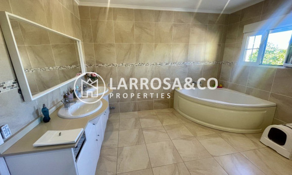Resale - Detached House/Villa - Urb. La Marina - Inland