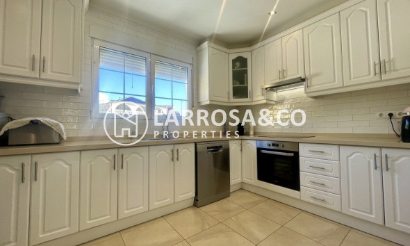 Resale - Detached House/Villa - Urb. La Marina - Inland