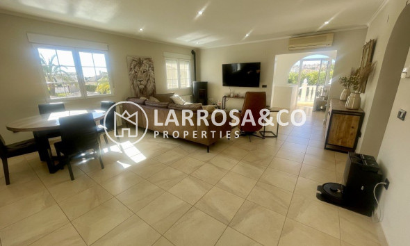 Resale - Detached House/Villa - Urb. La Marina - Inland