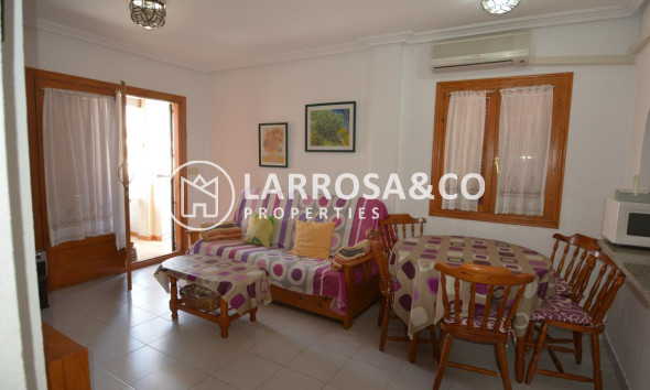 reventa-bungalow-guardamar-moncayo-salon-sofa-rv2063