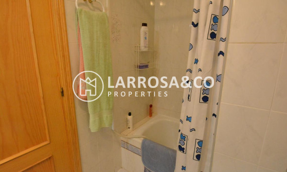 reventa-bungalow-guardamar-moncayo-bano-banera-rv2063