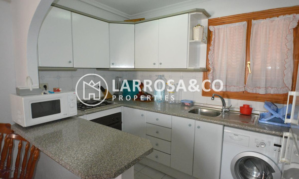 reventa-bungalow-guardamar-moncayo-cocina-rv2063