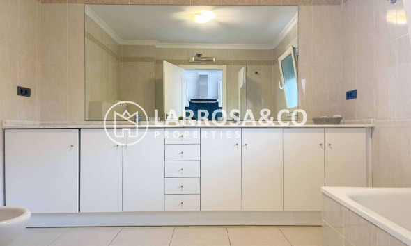 Resale - Apartment - Benissa Costa - Costa Blanca