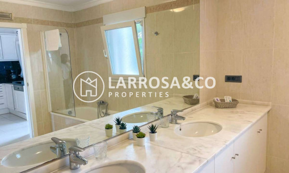 Resale - Apartment - Benissa Costa - Costa Blanca