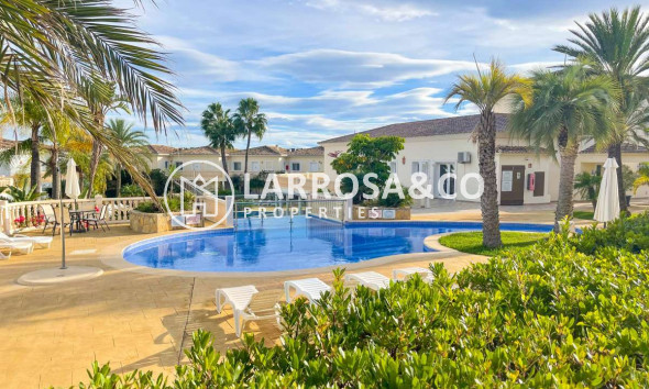 Resale - Apartment - Benissa Costa - Costa Blanca