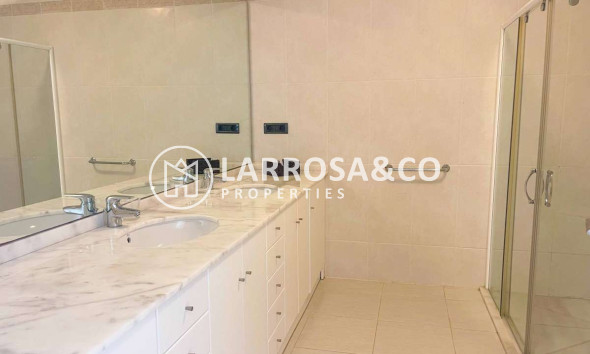 Resale - Apartment - Benissa Costa - Costa Blanca