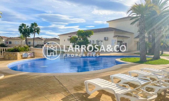 Resale - Apartment - Benissa Costa - Costa Blanca