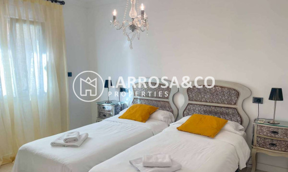 Resale - Apartment - Benissa Costa - Costa Blanca