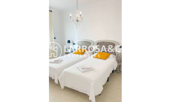 Resale - Apartment - Benissa Costa - Costa Blanca